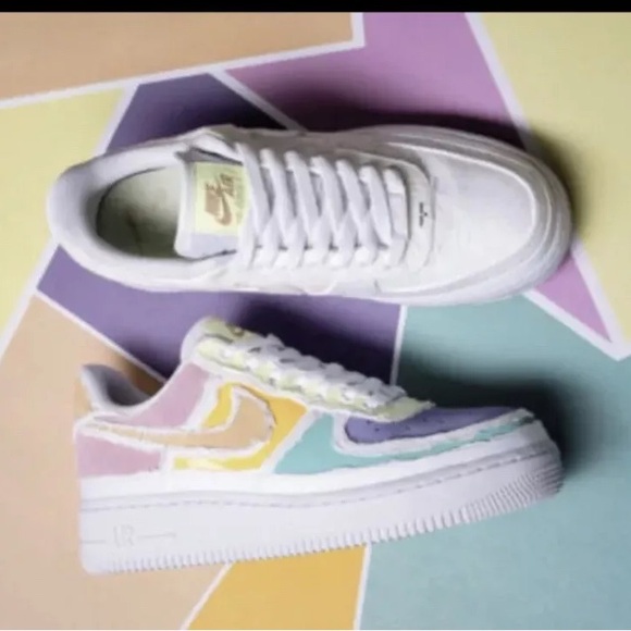 *Brand New in Box* Nike Air Force 1 ‘07 Low Tear Away Pastel Reveal - Picture 10 of 10